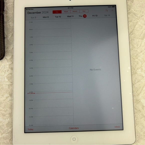 iPad 2nd Generation 32GB Tablet 9.7" Screen with Brookstone Keyboard and Case - Picture 5 of 17